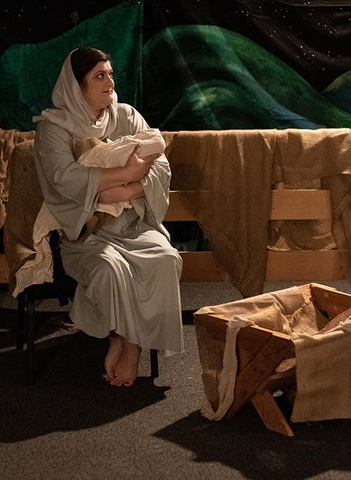 Beautiful Savior, Cincinnati, live nativity