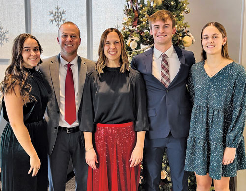 Ellie, Kris, Jamie, Noah, and Abby Walta at christmas