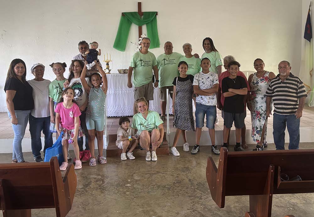 Angel Otero and Maribel Diaz volunteering in Puerto Rico