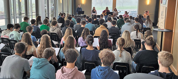 KML morning service students