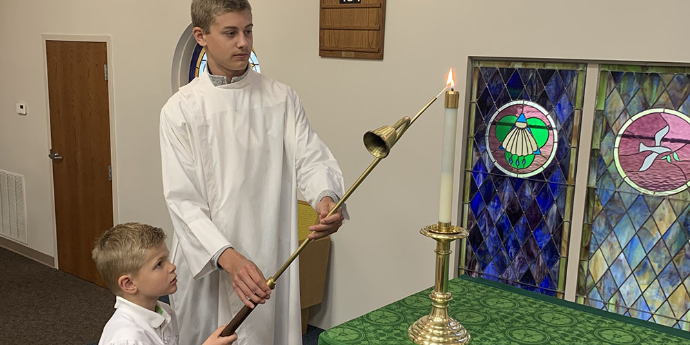 You are currently viewing Offering youth active ways to participate in congregational life